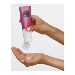 IGK Hair Good Spin Flexible Curl Defining Gel 3 IGK Hair Good Spin Flexible Curl Defining Gel - Image 3